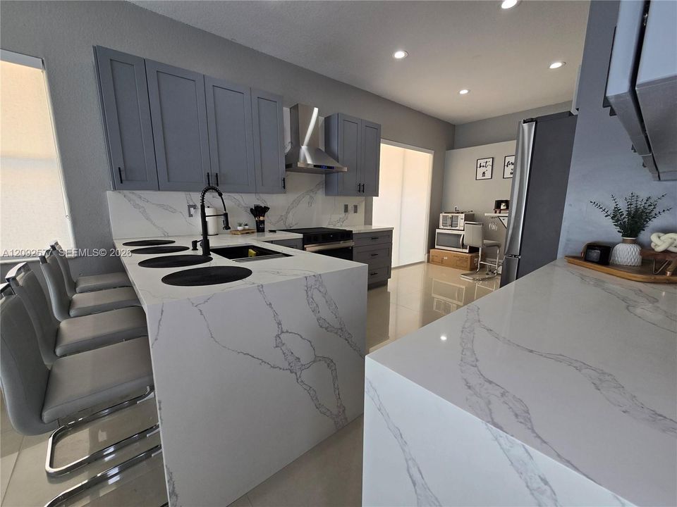En Venta: $750,000 (3 camas, 2 baños, 2120 Pies cuadrados)
