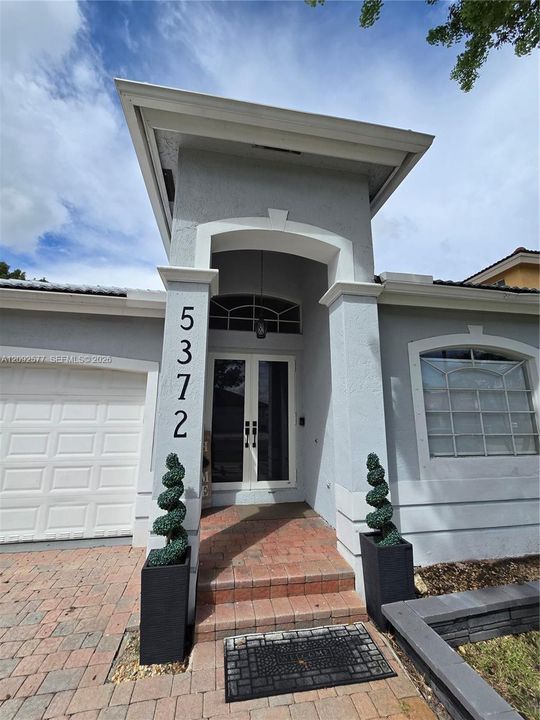 En Venta: $750,000 (3 camas, 2 baños, 2120 Pies cuadrados)