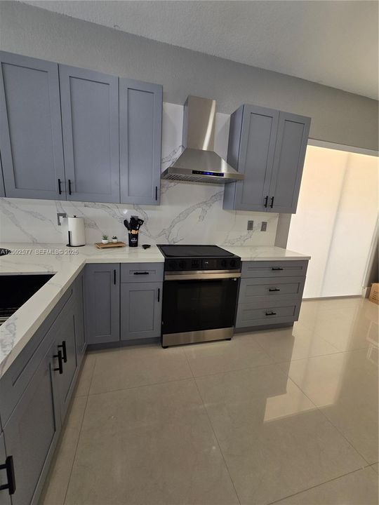 En Venta: $750,000 (3 camas, 2 baños, 2120 Pies cuadrados)