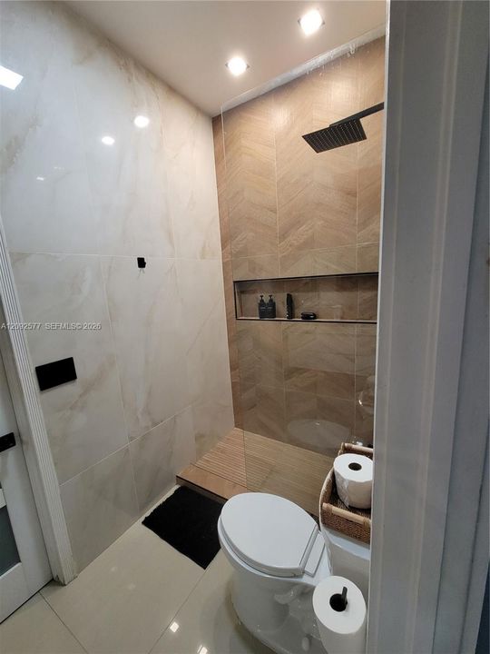 En Venta: $750,000 (3 camas, 2 baños, 2120 Pies cuadrados)