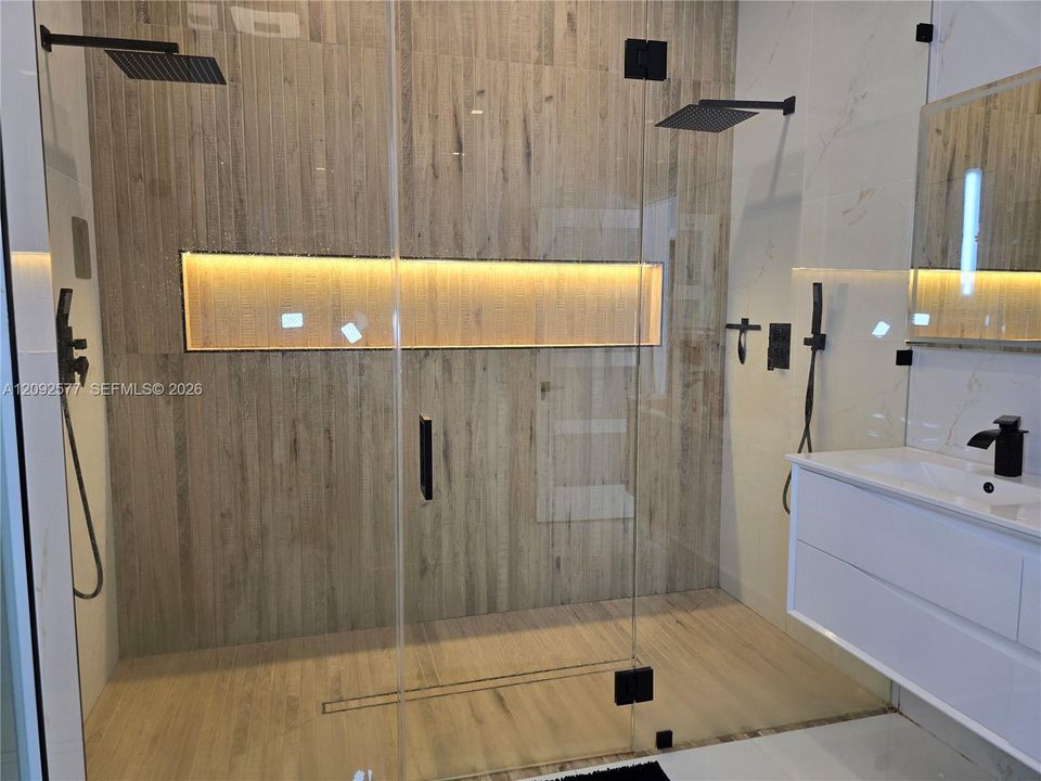 En Venta: $750,000 (3 camas, 2 baños, 2120 Pies cuadrados)