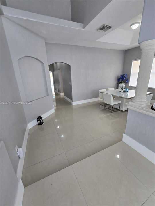 En Venta: $750,000 (3 camas, 2 baños, 2120 Pies cuadrados)