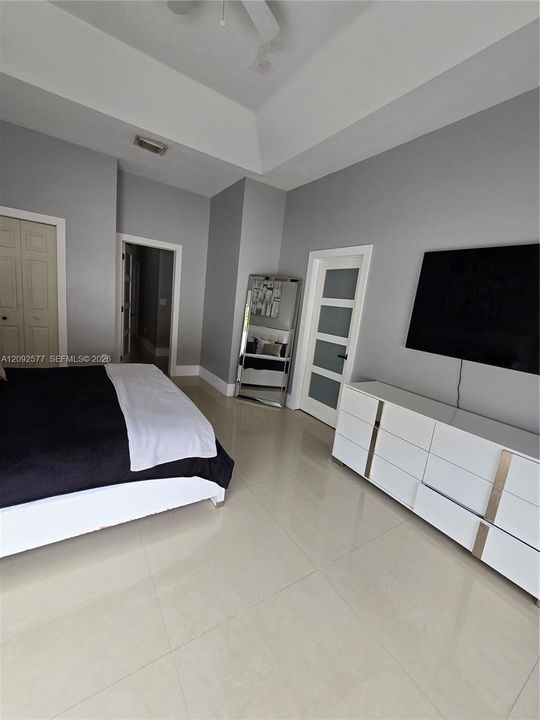 En Venta: $750,000 (3 camas, 2 baños, 2120 Pies cuadrados)