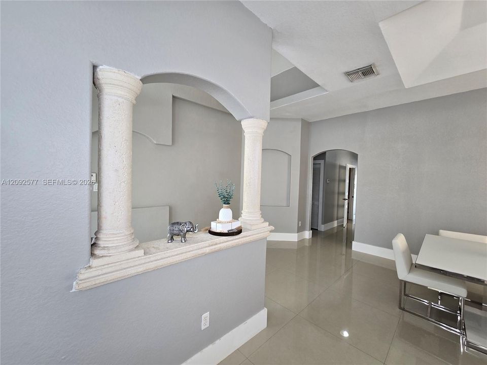 En Venta: $750,000 (3 camas, 2 baños, 2120 Pies cuadrados)