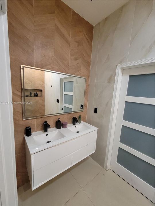 En Venta: $750,000 (3 camas, 2 baños, 2120 Pies cuadrados)