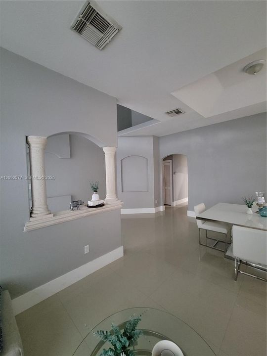 En Venta: $750,000 (3 camas, 2 baños, 2120 Pies cuadrados)