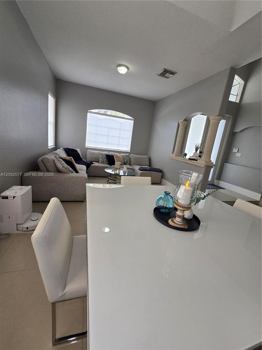 En Venta: $750,000 (3 camas, 2 baños, 2120 Pies cuadrados)