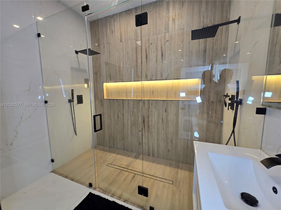 En Venta: $750,000 (3 camas, 2 baños, 2120 Pies cuadrados)