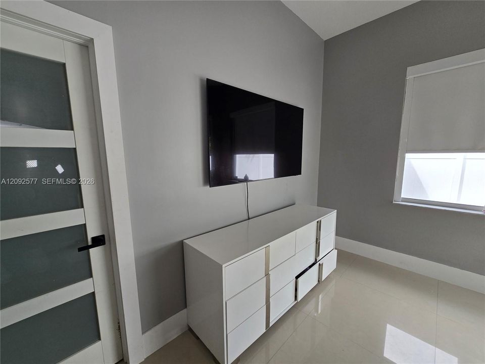 En Venta: $750,000 (3 camas, 2 baños, 2120 Pies cuadrados)