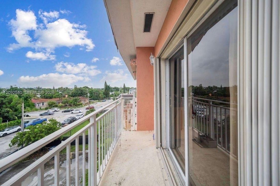 For Rent: $5,300 (3 beds, 3 baths, 1620 Square Feet)