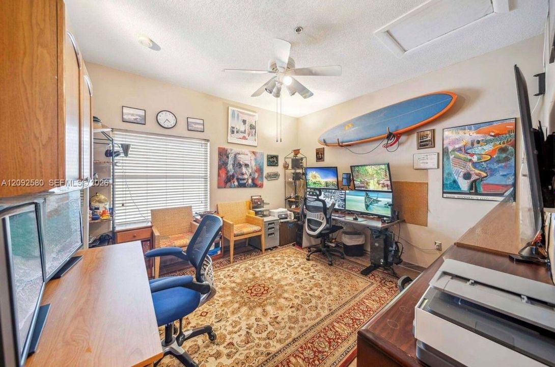 Bedroom 2/ Office