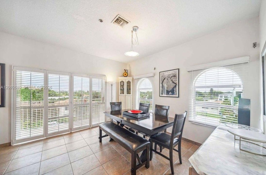 For Rent: $5,300 (3 beds, 3 baths, 1620 Square Feet)