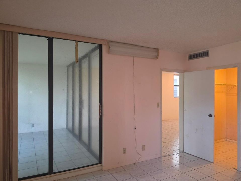 MASTER BEDROOM VIEW AND PATION GRRENGLAD