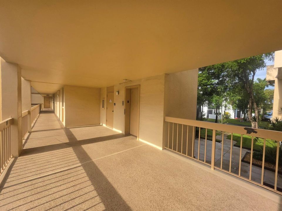 ELEVATOR 2ND FLOOR GREENGLADES
