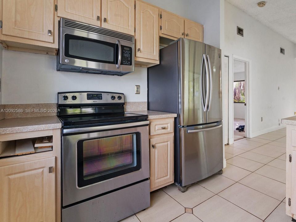 En Venta: $350,000 (2 camas, 2 baños, 1136 Pies cuadrados)
