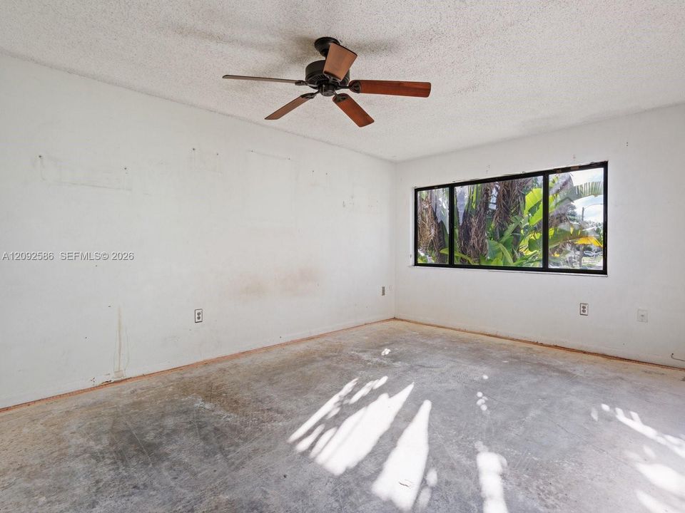 En Venta: $350,000 (2 camas, 2 baños, 1136 Pies cuadrados)