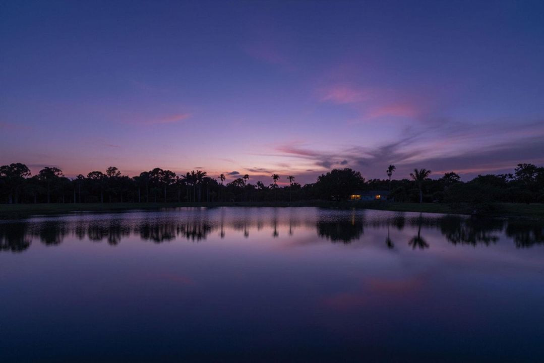 18721131stTrailN-Exteriors-Twilight03