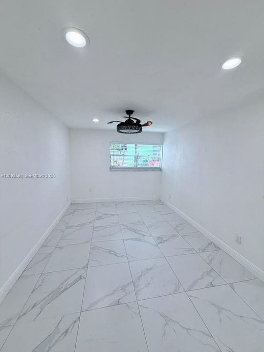 В аренду: $2,000 (2 спален, 2 ванн, 928 Квадратных фут)