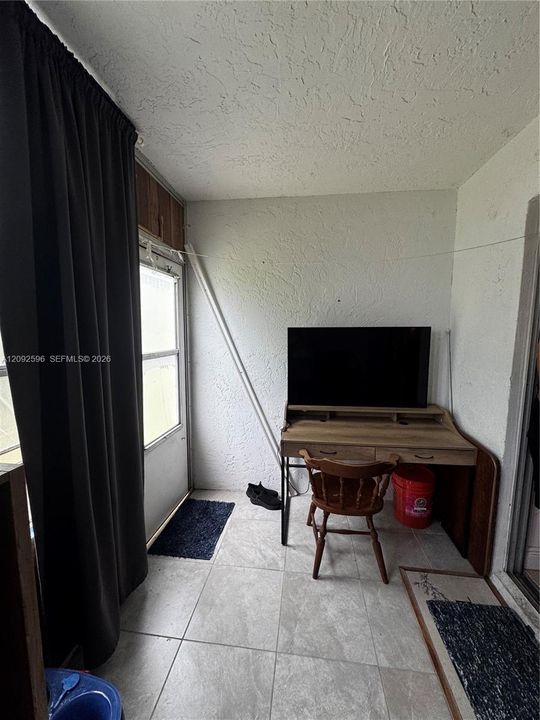 На продажу: $180,000 (2 спален, 2 ванн, 1030 Квадратных фут)