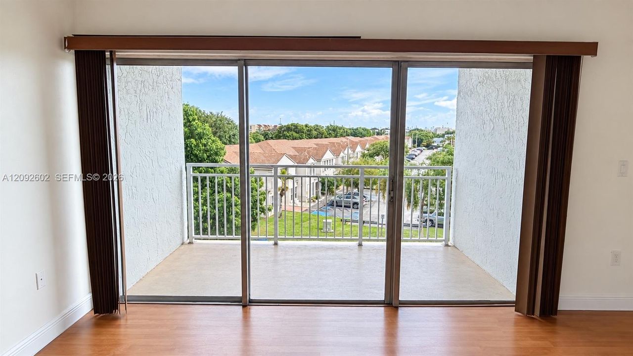 For Rent: $2,500 (2 beds, 2 baths, 1415 Square Feet)