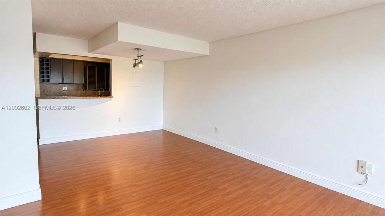 For Rent: $2,500 (2 beds, 2 baths, 1415 Square Feet)