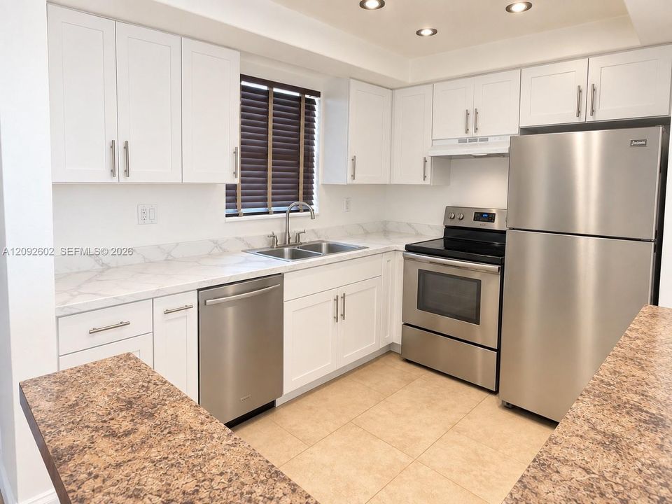 For Rent: $2,500 (2 beds, 2 baths, 1415 Square Feet)