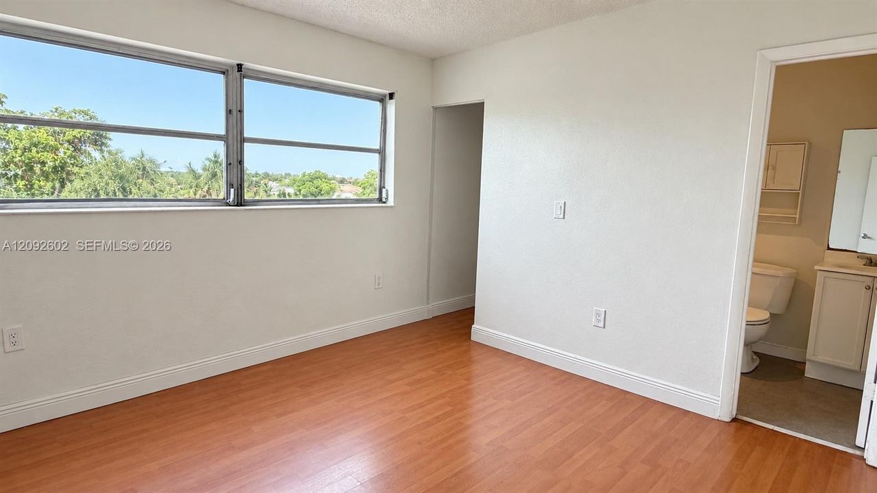 For Rent: $2,500 (2 beds, 2 baths, 1415 Square Feet)