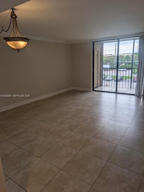 For Rent: $2,100 (2 beds, 2 baths, 1030 Square Feet)