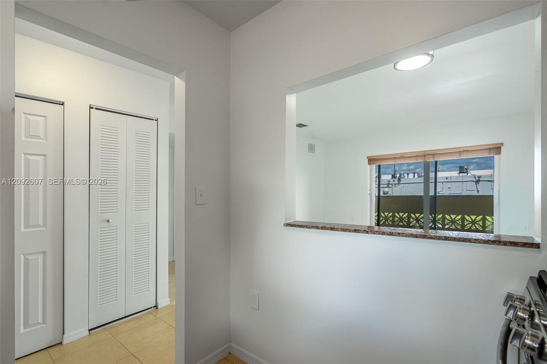 На продажу: $179,000 (1 спален, 1 ванн, 575 Квадратных фут)