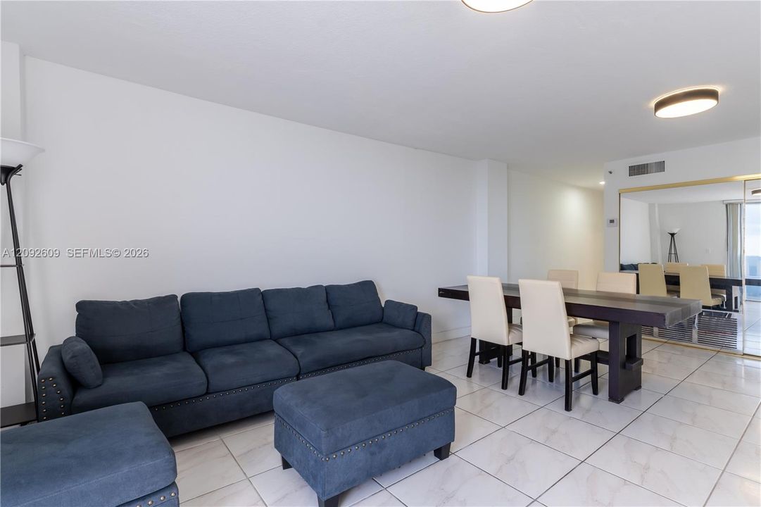 For Rent: $3,000 (2 beds, 2 baths, 1000 Square Feet)