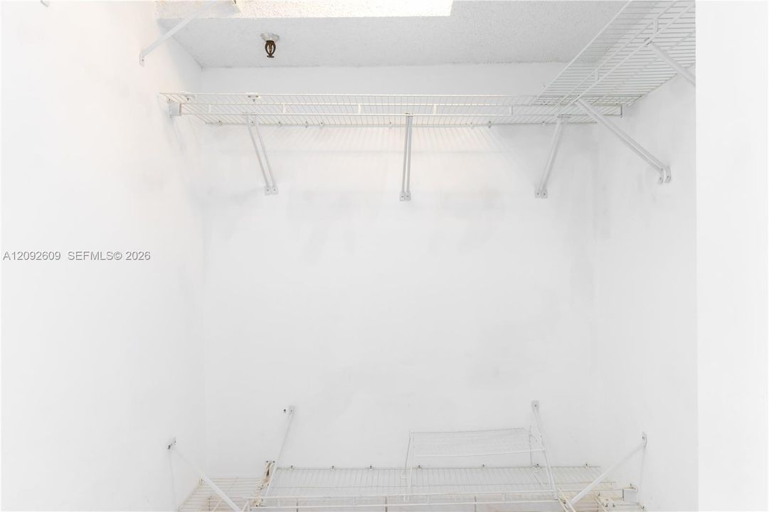 For Rent: $3,000 (2 beds, 2 baths, 1000 Square Feet)