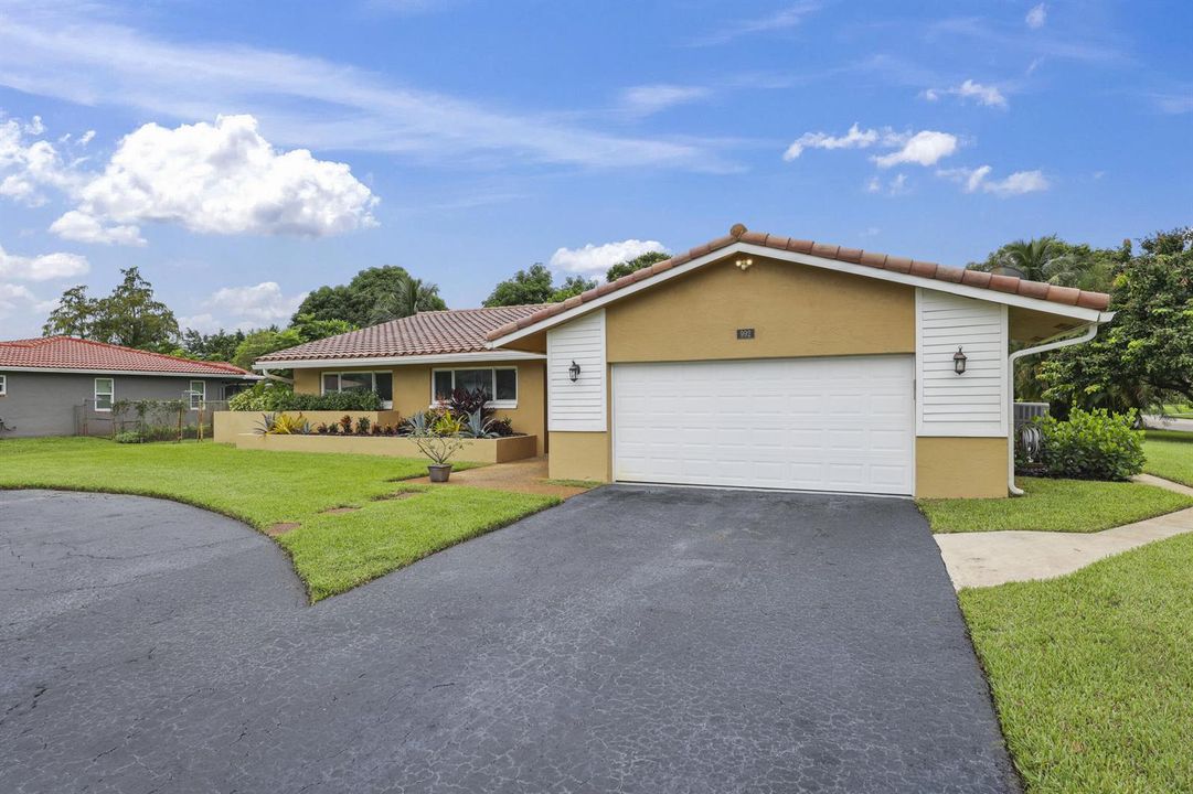 992 NW 83rd Dr - 7.jpg-FULL