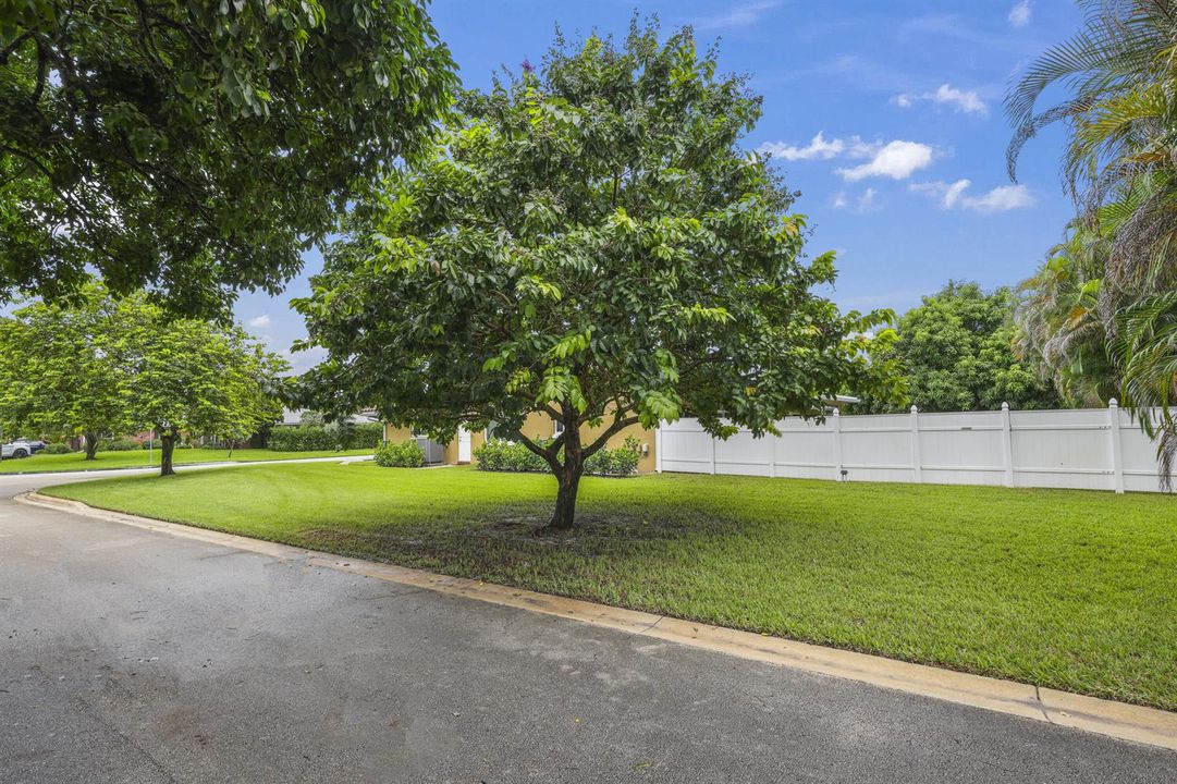 992 NW 83rd Dr - 4-FULL.jpg-FULL