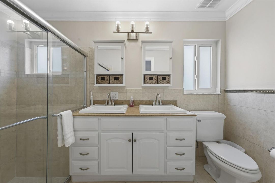 992 NW 83rd Dr - 57.jpg-FULL
