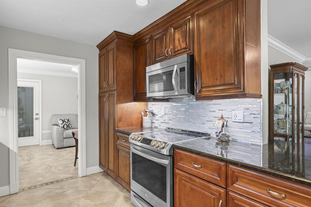 992 NW 83rd Dr - 23.jpg-FULL