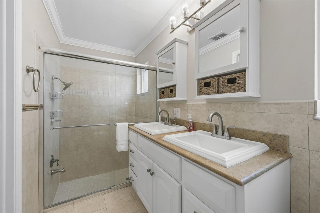 992 NW 83rd Dr - 58.jpg-FULL