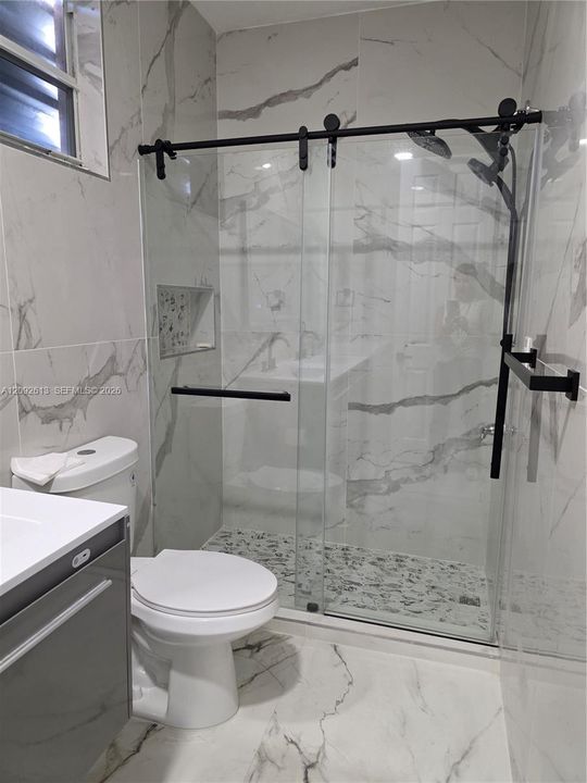 En Renta: $4,500 (4 camas, 2 baños, 2326 Pies cuadrados)