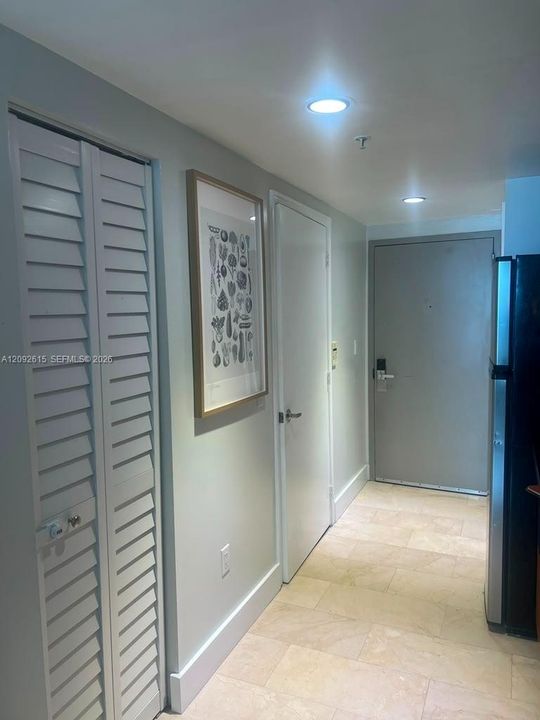 For Rent: $3,000 (0 beds, 1 baths, 503 Square Feet)
