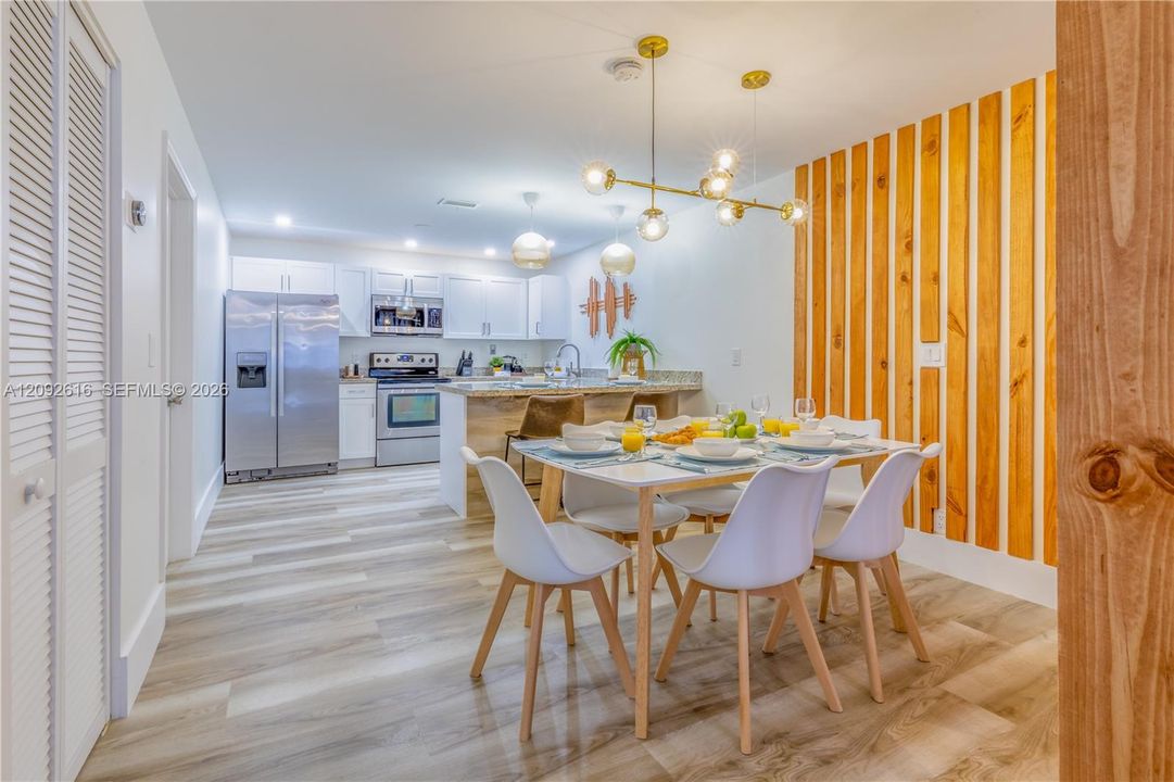 For Rent: $3,000 (2 beds, 1 baths, 950 Square Feet)