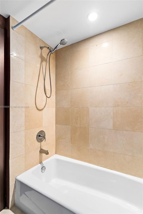 En Venta: $3,200,000 (3 camas, 5 baños, 3945 Pies cuadrados)