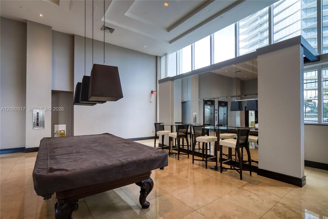 En Venta: $3,200,000 (3 camas, 5 baños, 3945 Pies cuadrados)