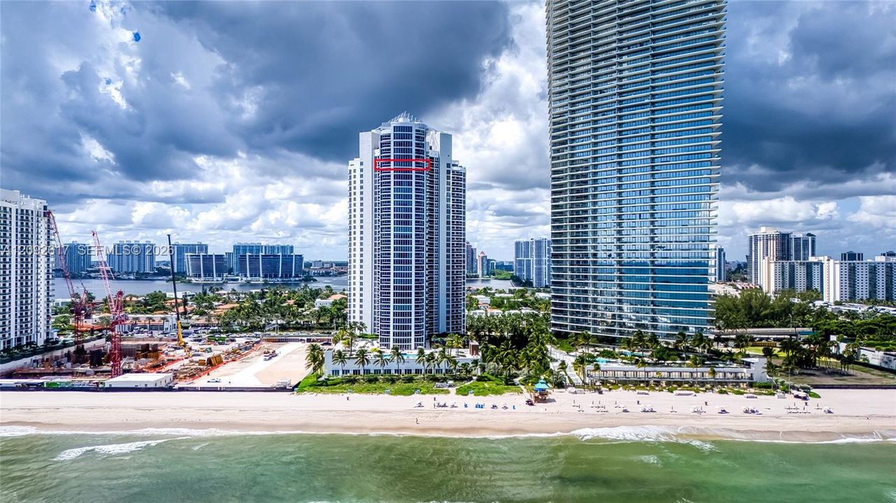 En Venta: $3,200,000 (3 camas, 5 baños, 3945 Pies cuadrados)