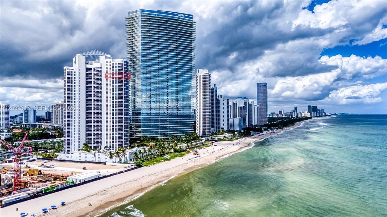 En Venta: $3,200,000 (3 camas, 5 baños, 3945 Pies cuadrados)