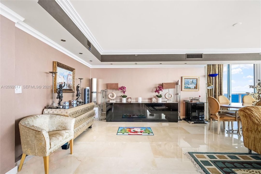 En Venta: $3,200,000 (3 camas, 5 baños, 3945 Pies cuadrados)