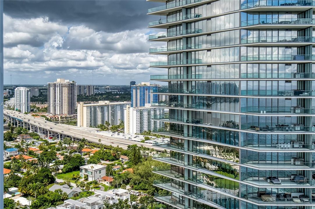 En Venta: $3,200,000 (3 camas, 5 baños, 3945 Pies cuadrados)