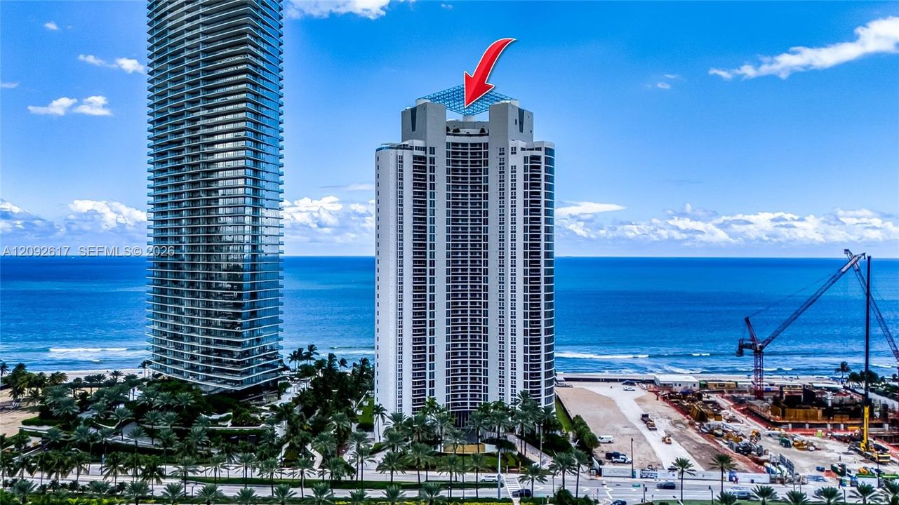 En Venta: $3,200,000 (3 camas, 5 baños, 3945 Pies cuadrados)