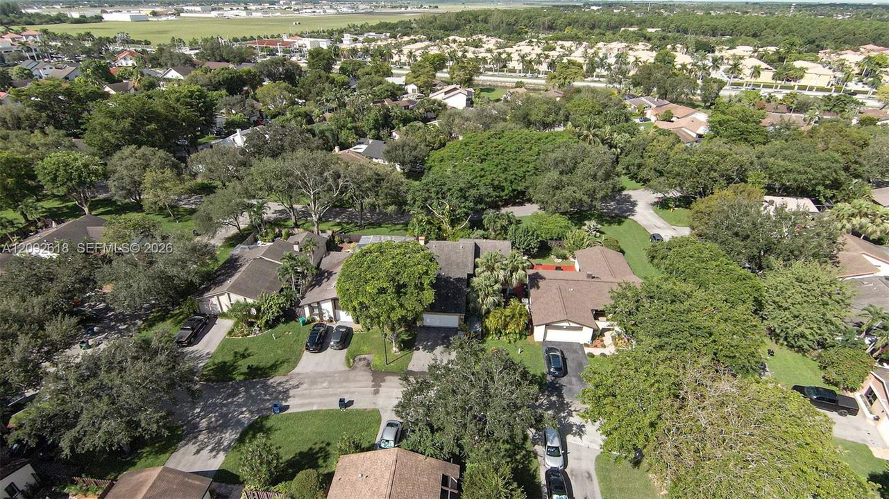 For Sale: $755,900 (3 beds, 3 baths, 1939 Square Feet)