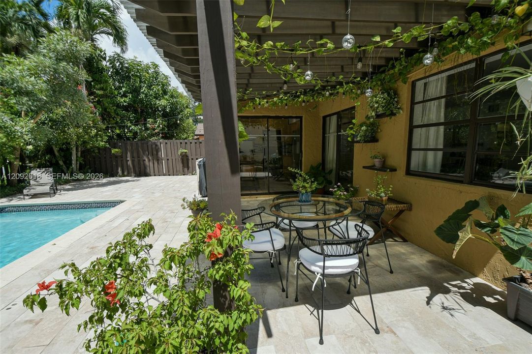 For Sale: $755,900 (3 beds, 3 baths, 1939 Square Feet)
