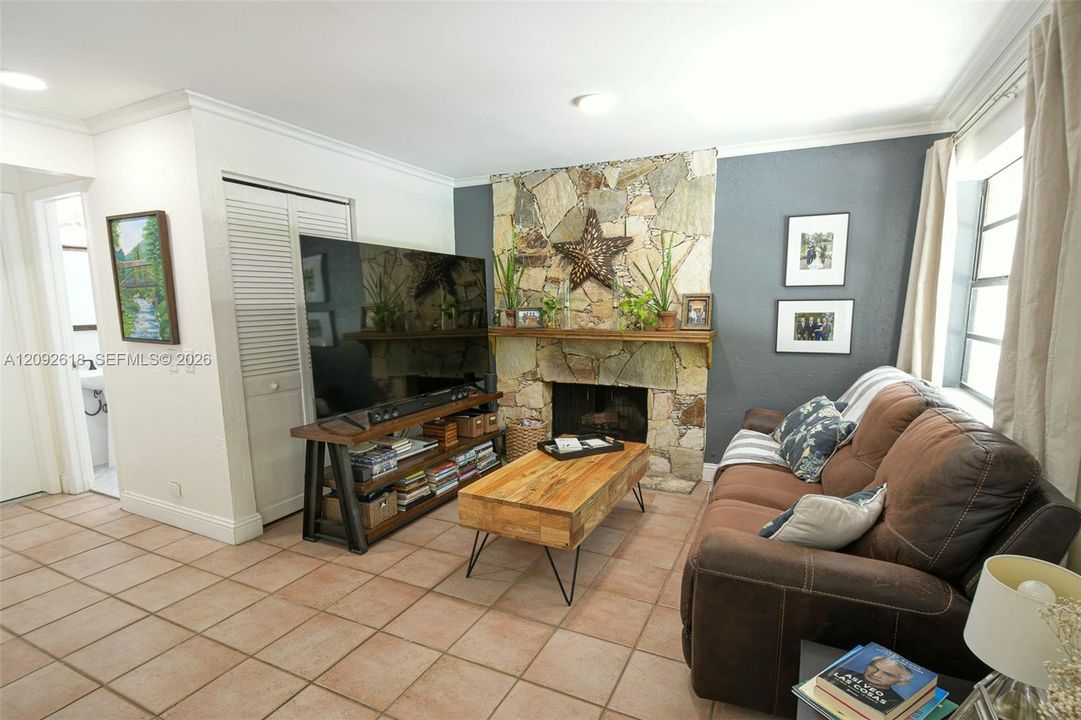 For Sale: $755,900 (3 beds, 3 baths, 1939 Square Feet)