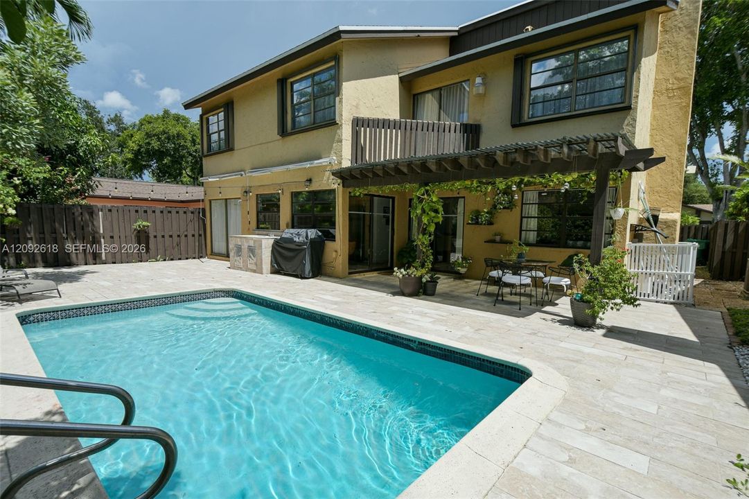For Sale: $755,900 (3 beds, 3 baths, 1939 Square Feet)